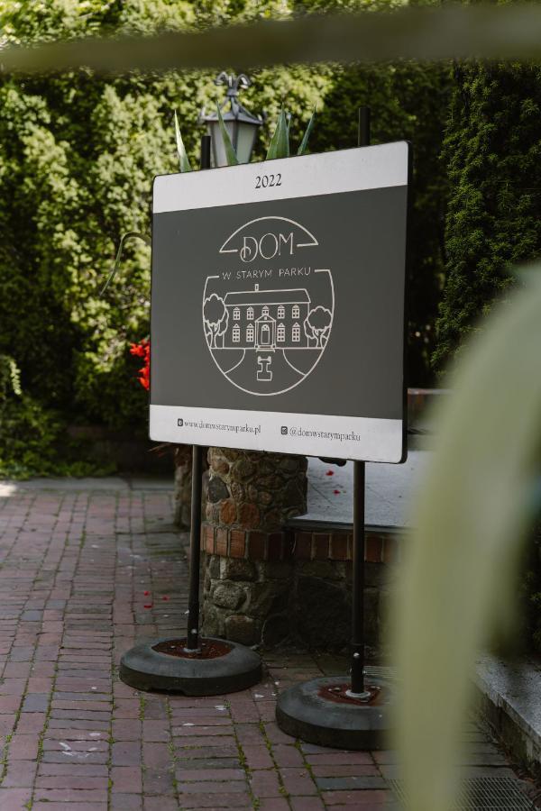 Hotel Dom W Starym Parku Biskupice  Zewnętrze zdjęcie