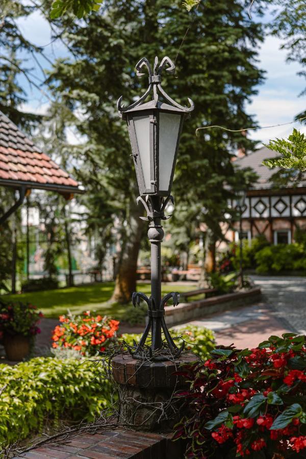 Hotel Dom W Starym Parku Biskupice  Zewnętrze zdjęcie