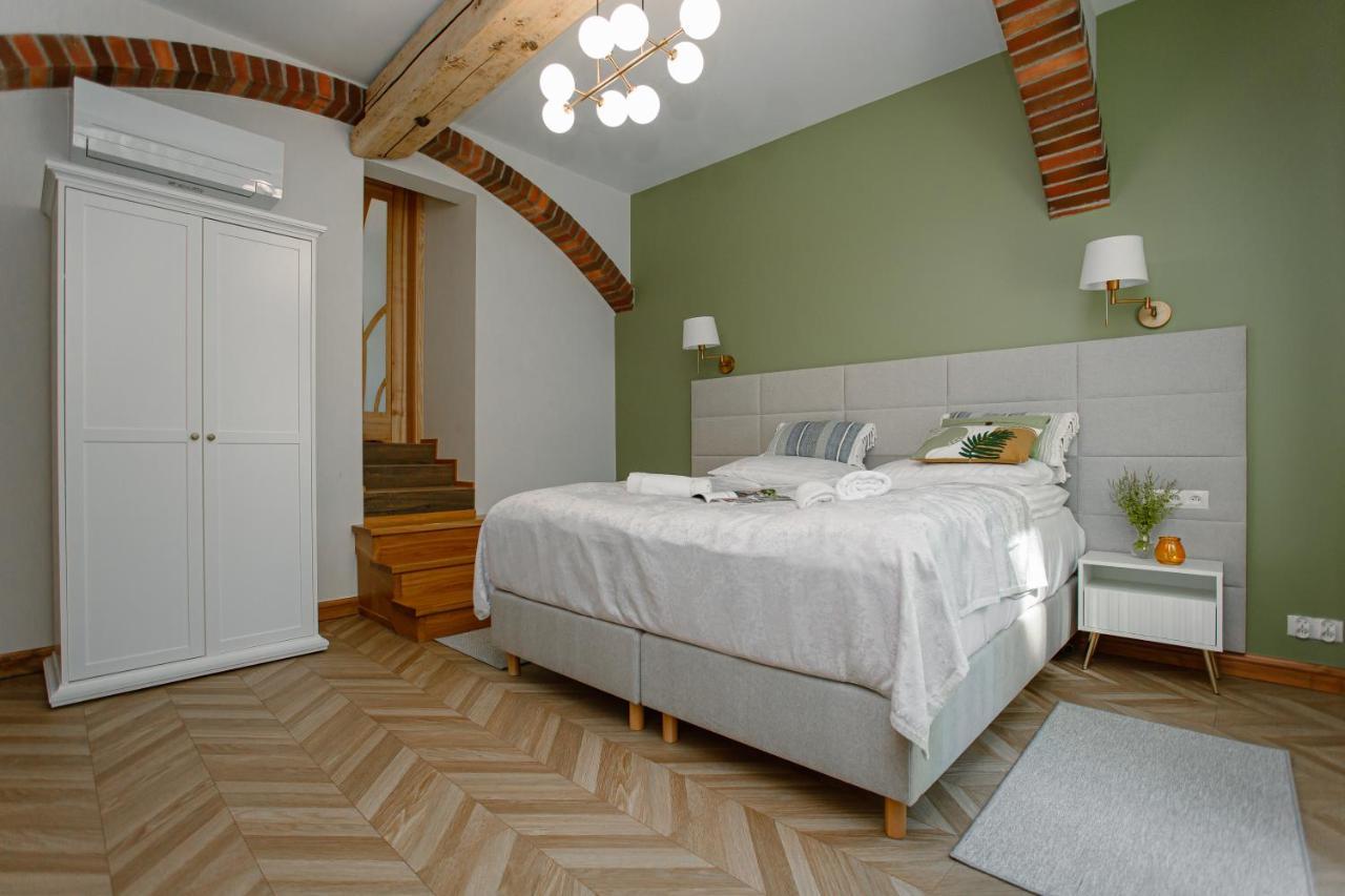 Hotel Dom W Starym Parku Biskupice  Zewnętrze zdjęcie
