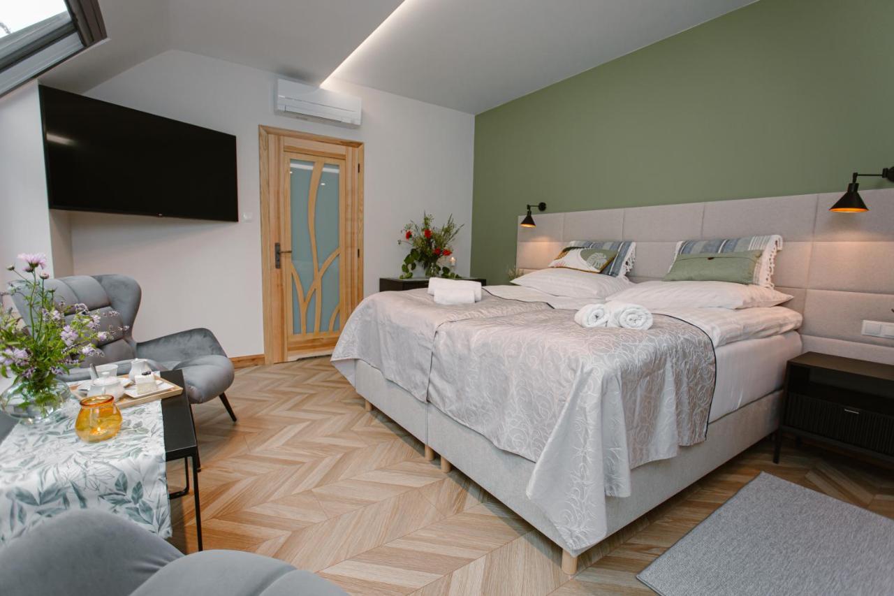 Hotel Dom W Starym Parku Biskupice  Zewnętrze zdjęcie